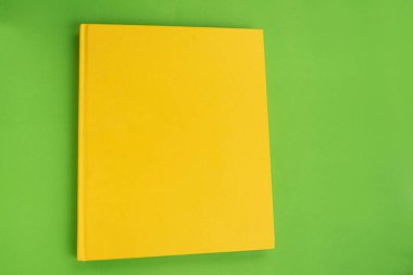 Arkaplan üzerinde fiziksel kağıt kitap - yakın plan