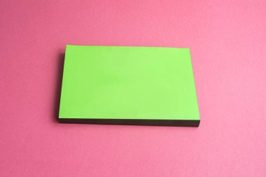 Arkaplan üzerinde fiziksel kağıt kitap - yakın plan