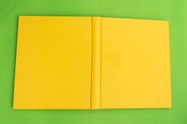 Arkaplan üzerinde fiziksel kağıt kitap - yakın plan