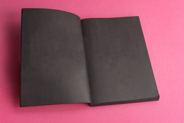 Arkaplan üzerinde fiziksel kağıt kitap - yakın plan