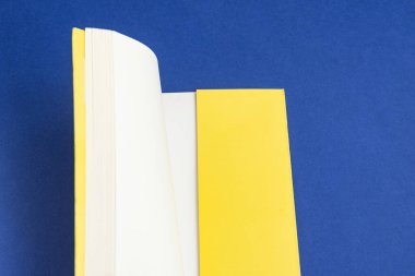 Arkaplanda kitap - kapatma ayrıntısı