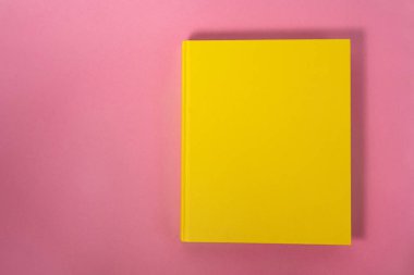 Arkaplanda kitap - kapatma ayrıntısı