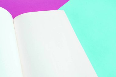 Arkaplanda kitap - kapatma ayrıntısı