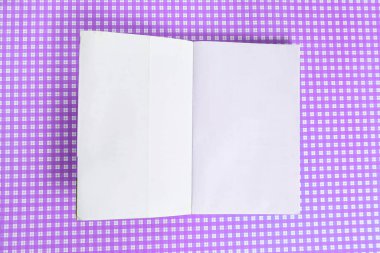 Arkaplanda kitap - kapatma ayrıntısı