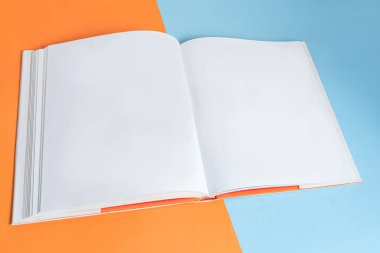 Arkaplanda kitap - kapatma ayrıntısı