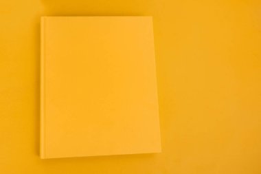 Arkaplanda kitap - kapatma ayrıntısı