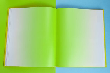 Arkaplanda kitap - kapatma ayrıntısı