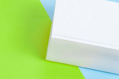 Arkaplanda kitap - kapatma ayrıntısı