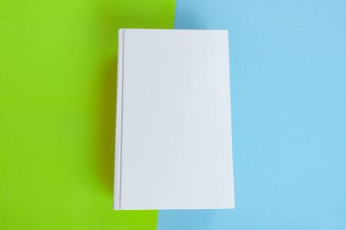 Arkaplanda kitap - kapatma ayrıntısı