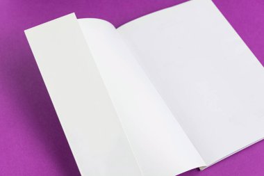 Arkaplanda kitap - kapatma ayrıntısı