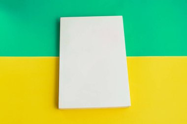 Arkaplanda kitap - kapatma ayrıntısı