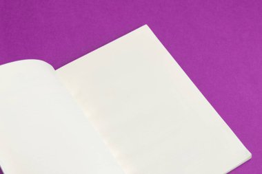 Arkaplanda kitap - kapatma ayrıntısı