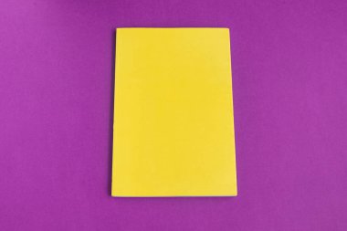 Arkaplanda kitap - kapatma ayrıntısı