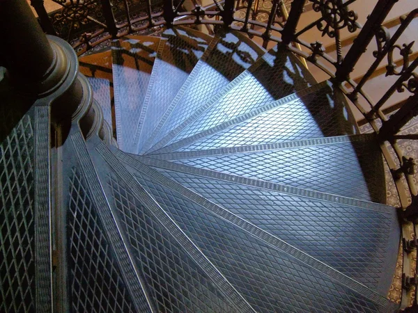 Escalier en spirale en métal — Photo