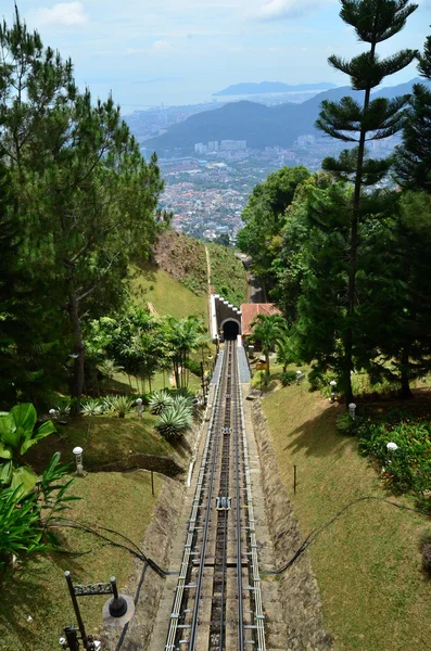 Trilho de descida em Penang Hill, Malásia . Fotos De Bancos De Imagens