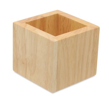 Boş bambu kabı beyaz arkaplanda izole edildi