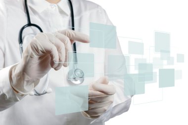 Tıp doktoru olan modern bilgisayar çalışma