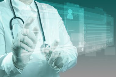 Tıp doktoru olan modern bilgisayar çalışma