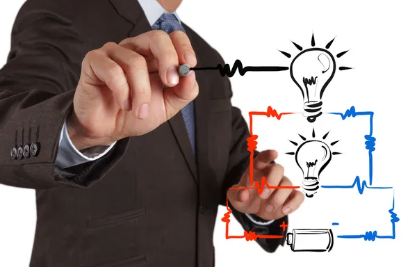 Geschäftsmann Hand zeichnet elektrisches Diagramm — Stockfoto