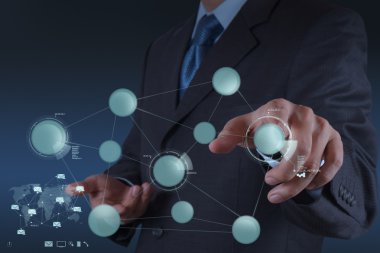 işadamı ile yeni modern bilgisayar çalışma sosyal ağ göster
