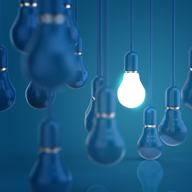 yaratıcı fikir ve liderlik kavramı ışık ampul