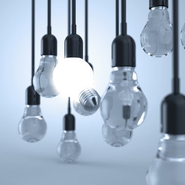yaratıcı fikir ve liderlik kavramı ışık ampul