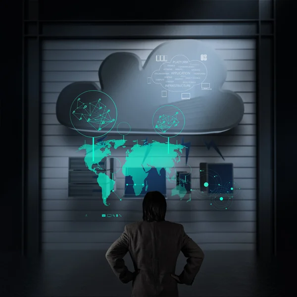 Homme d'affaires travaillant avec un diagramme Cloud Computing sur la nouvelle co — Photo