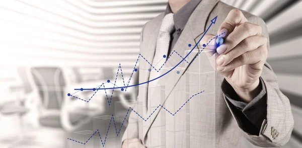 व्यवसायी हाथ व्यापार सफलता चार्ट खींचता है — स्टॉक फ़ोटो, इमेज