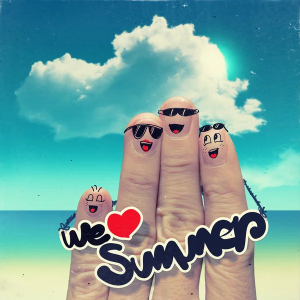 Finger família viaja na praia e nós amamos palavra de verão — Fotografia de Stock