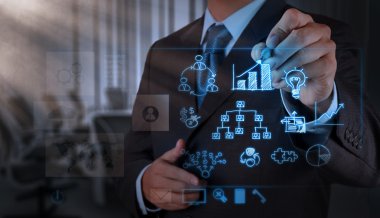 yeni modern bilgisayar ve iş s çalışma iş adamı el