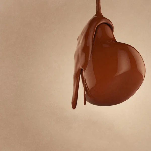 心的形状的巧克力流动 — 图库照片