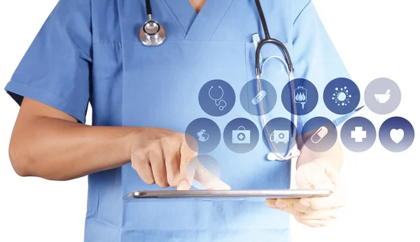 Médecin travaillant avec un ordinateur tablette moderne et virtuel — Photo