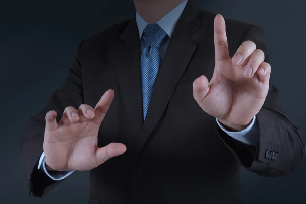 Hombre de negocios mano trabajando con pantalla táctil — Foto de Stock