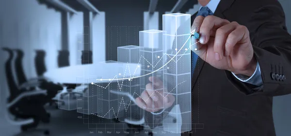 Affärsman hand drar företag framgång diagram — Stockfoto