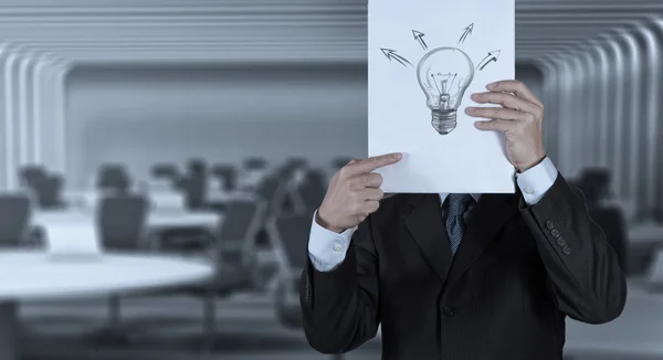 Hombre de negocios mostrando el libro de gran diagrama de ideas — Foto de Stock