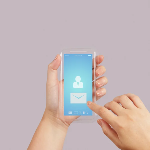 El Kullanım cep telefonu dokunmatik ekran ile kavram olarak e-posta simgesi — Stok fotoğraf