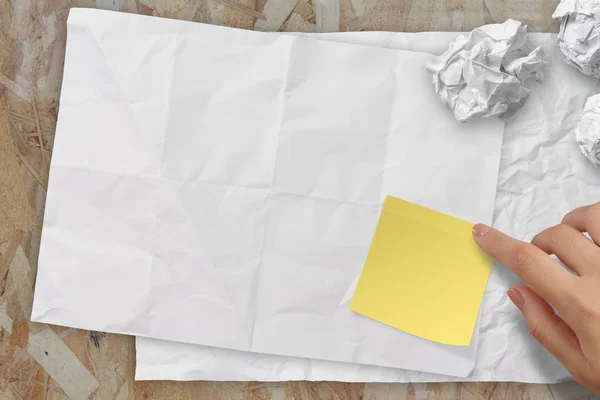 Blank crumpled sticky note paper on texture paper as concept — Stock Photo, Image