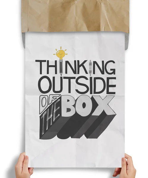 Podnikatel ruka kreslení slovo myšlení mimo box — Stock fotografie