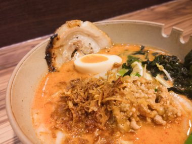 Japon ramen noodle ahşap tablo