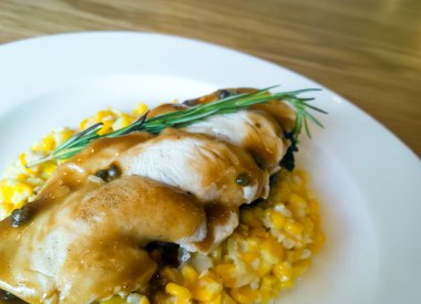 kızarmış tavuk göğsü