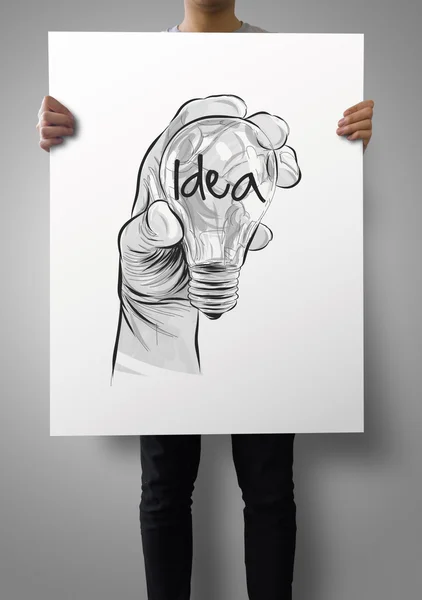 Uomo che mostra poster di Lampadina disegnata a mano con parola IDEA su cr — Foto Stock