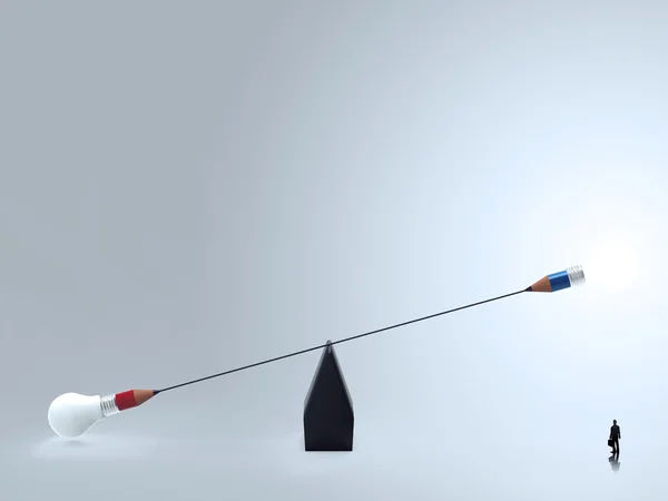 偽のバランスと鉛筆電球 c として立っている実業家 — ストック写真