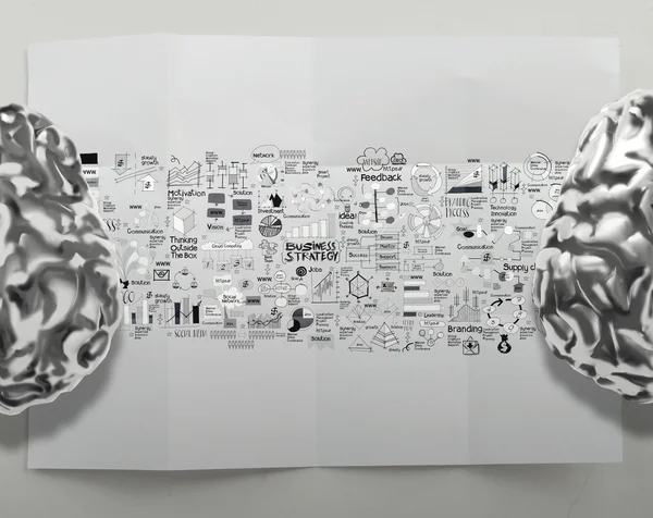 Cerebros de metal 3d con iconos de estrategia de negocio como cono strom cerebro — Foto de Stock