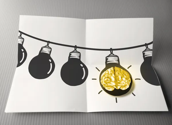Hand drawn light bulb on wire doodle with 3d metal brain as lead — Stock Photo, Image