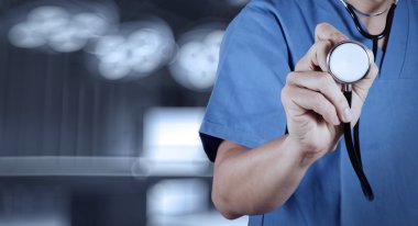 başarı akıllı tıp doktoru ameliyat odası olarak konsantrasyon ile çalışma