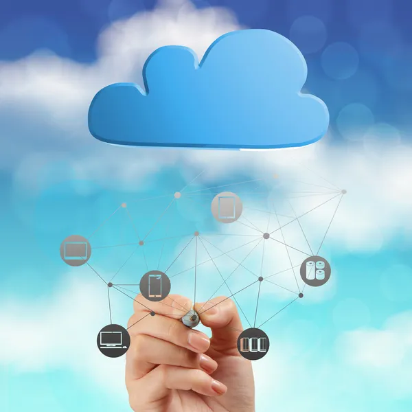 Imprenditore che lavora con un diagramma di Cloud Computing sul nuovo co — Foto Stock