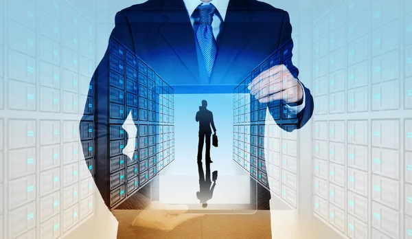 Doppelbelichtung von Geschäftsmann Hand zeigt Führer auf Server bac — Stockfoto