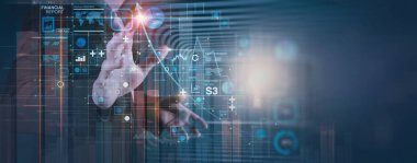 Ticari işlemler bilançosu ve gelir tablosu ile ilgili mali rapor verileri ve diyagramı geleceğin kavramı olarak gösterir.İş adamı eli modern yenilikçi bilgisayar dasboard 'u.