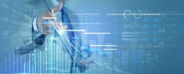 3d grafik büyümesi ve finans ağı bağlantısına işaret eden işadamı, küresel ekonomik duruma yönelik ticari yatırım hedefi. Satışları ve gelir kârını artırmak için verilerin analiz edilmesi. 