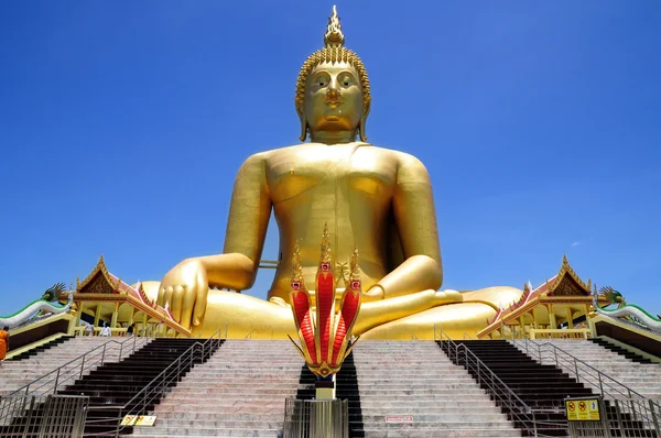 Cea mai mare statuie a lui Buddha din Thailanda — Fotografie, imagine de stoc